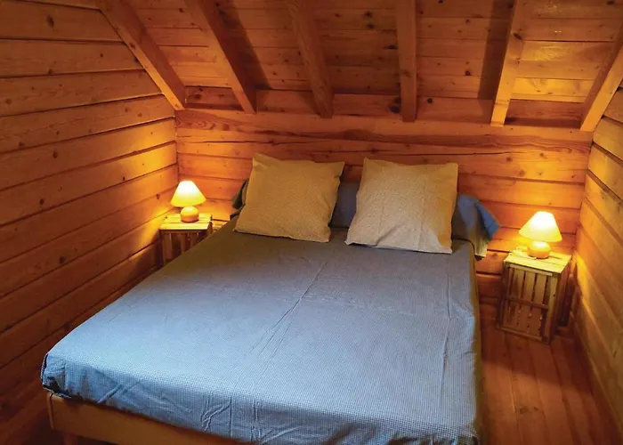 2 Bedroom Awesome In Vakantiehuis Saulxures